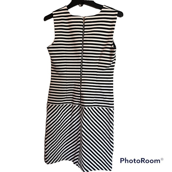 𝅺KARL Lagerfeld Paris Black and White Stipe V Neck A-Line Dress NWOT - Picture 2 of 9